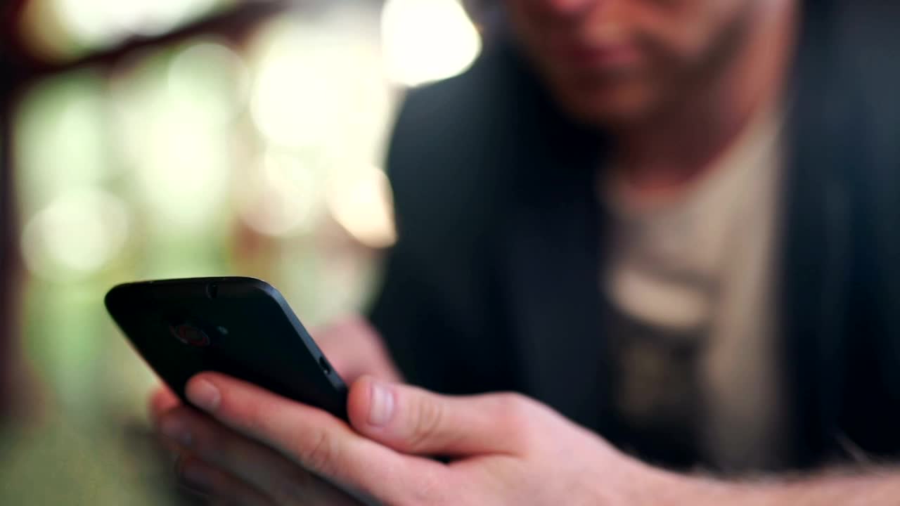 Video Stock Person Using His Smartphone Live Wallpaper Free