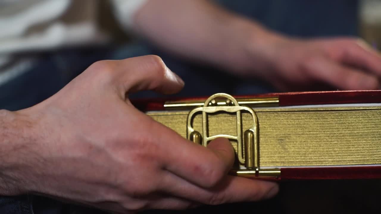 Video Stock Photo Album Opened By A Man Live Wallpaper Free