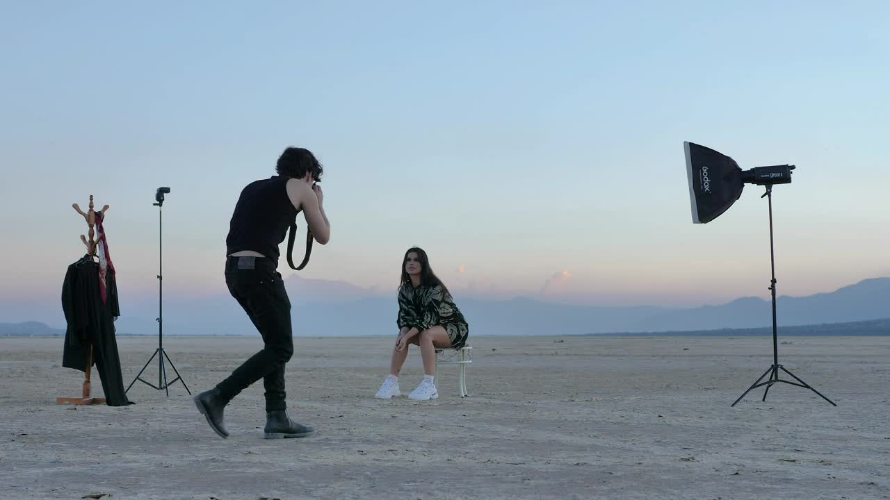 Video Stock Photo Session With A Girl In The Middle Of A Live Wallpaper Free