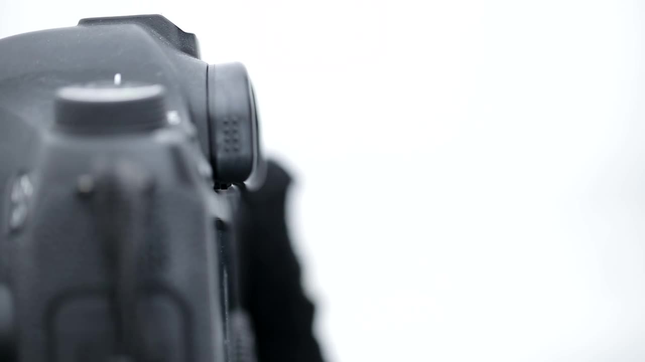 Video Stock Photographer Bringing His Eye Closer To The Camera Live Wallpaper Free