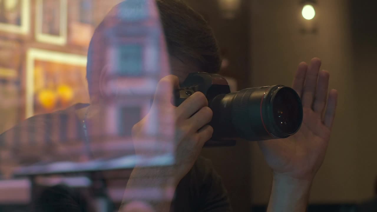 Video Stock Photographer Smiling With A Client Live Wallpaper Free