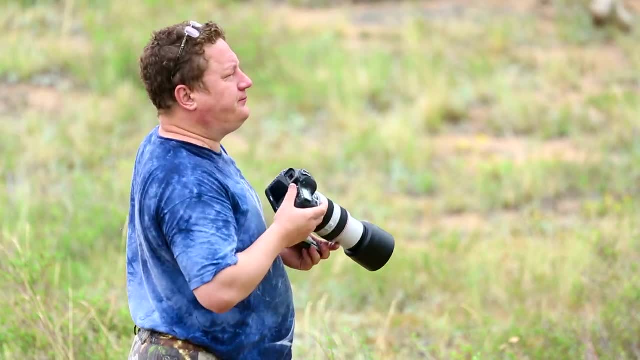 Video Stock Photographer Working In The Field Live Wallpaper Free