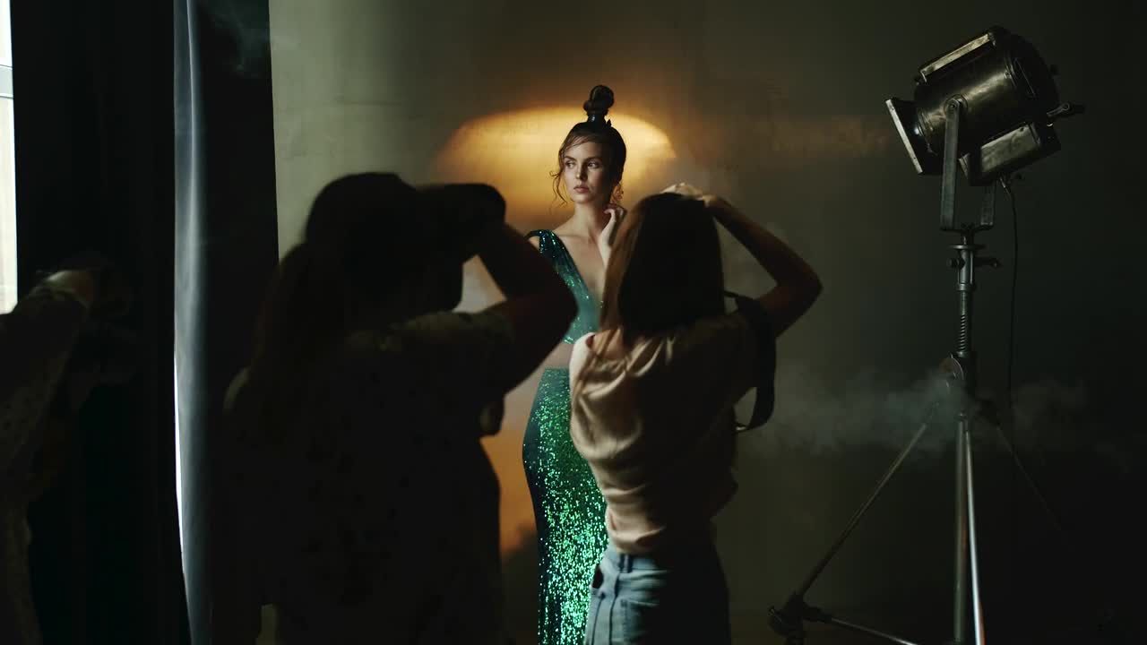 Video Stock Photographers Shoot Model In Studio With Smoky Lights Live Wallpaper Free