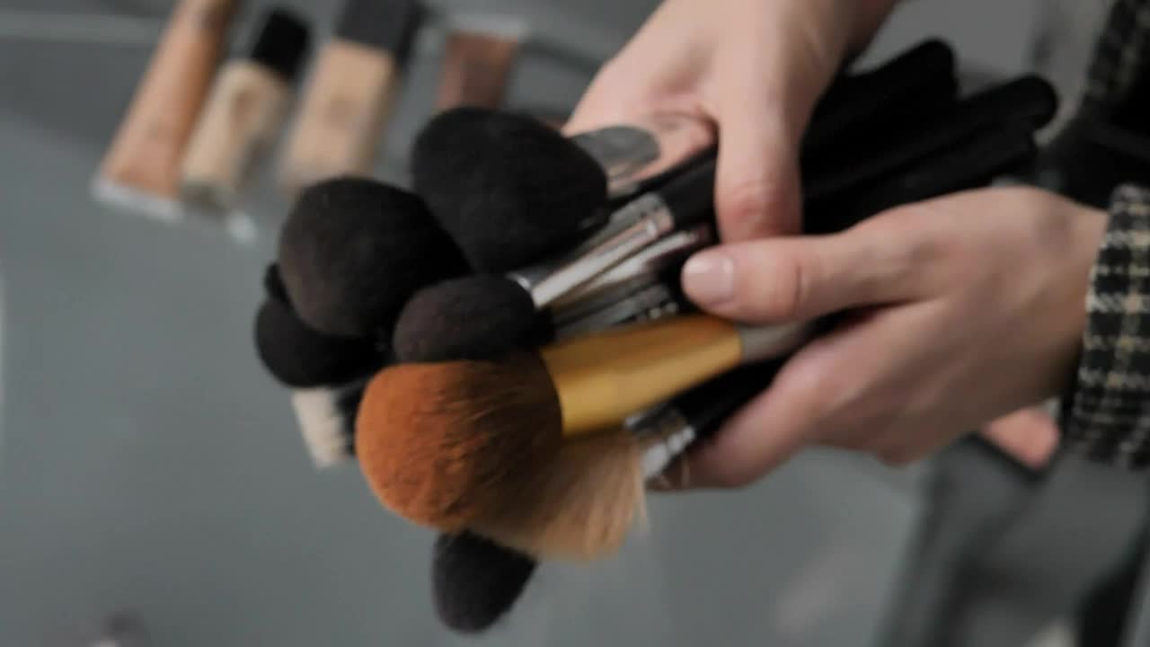 Video Stock Placing Many Makeup Brushes On A Table Live Wallpaper Free
