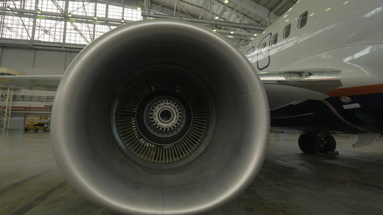 Video Stock Plane Engine Being Repaired Live Wallpaper Free