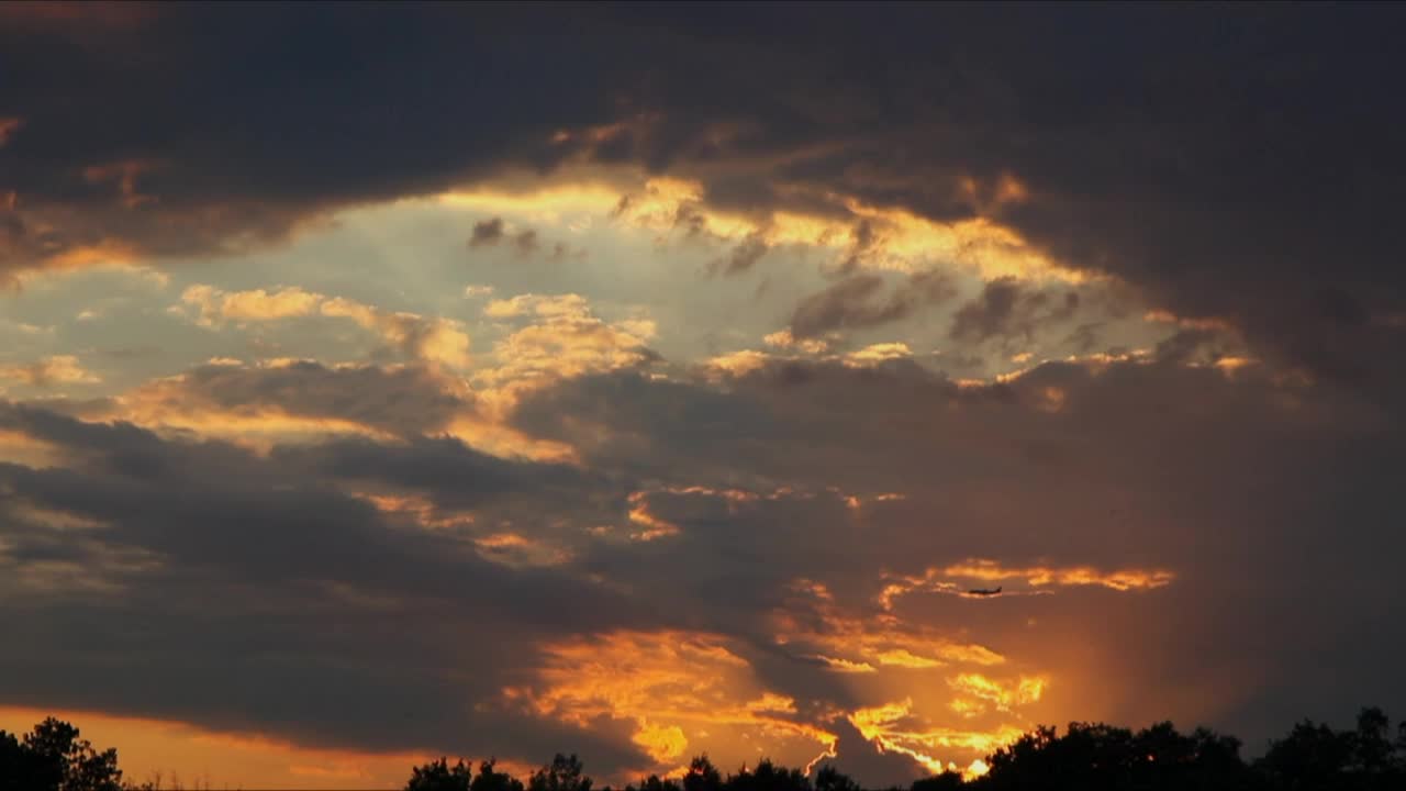 Video Stock Plane Flying Across The Sky At Sunset Live Wallpaper Free