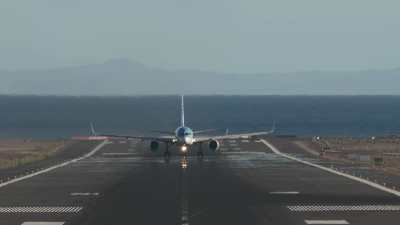 Video Stock Plane Leaving An Island Live Wallpaper Free