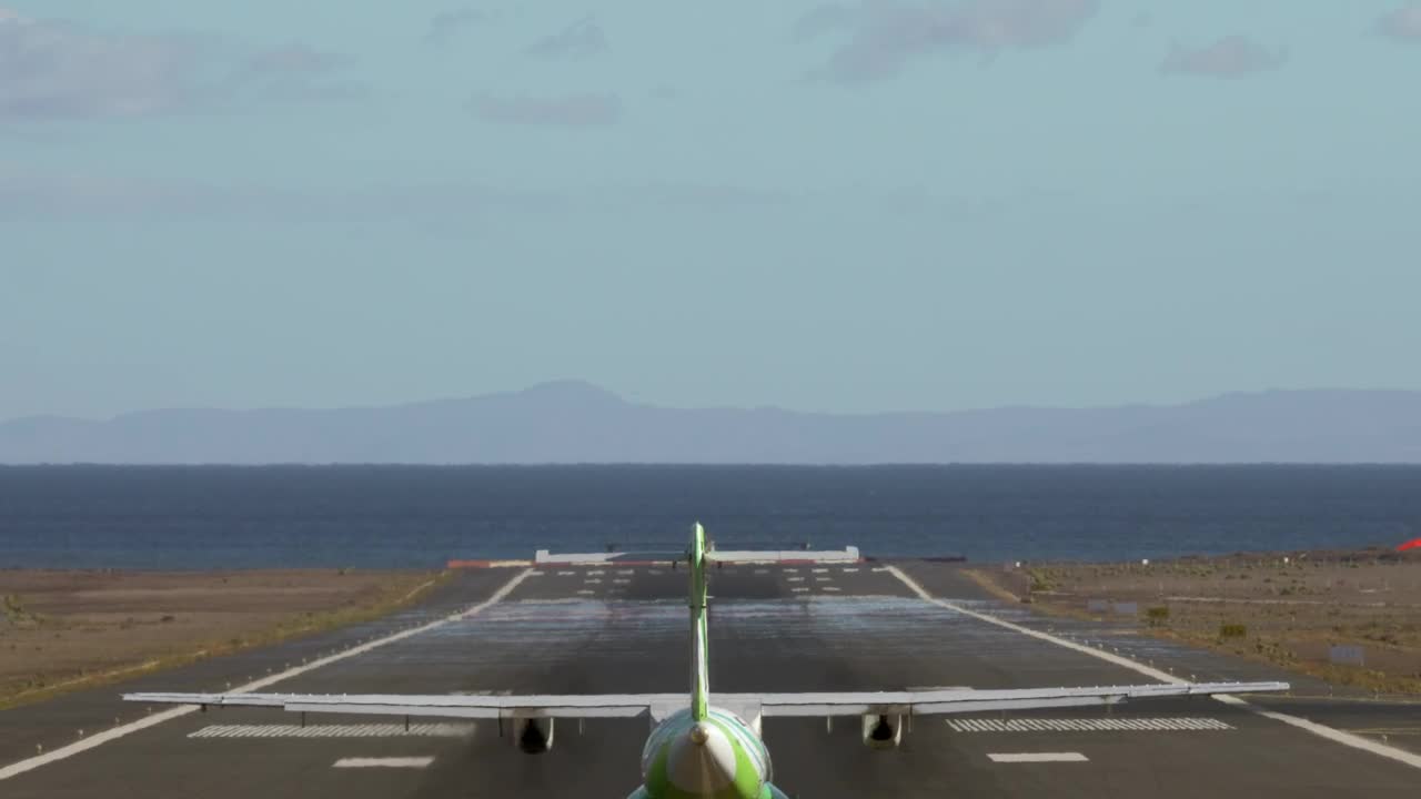 Video Stock Plane Preparing To Take Off From An Island Live Wallpaper Free