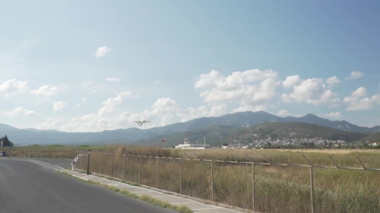 Video Stock Plane Taking Off From A City Live Wallpaper Free