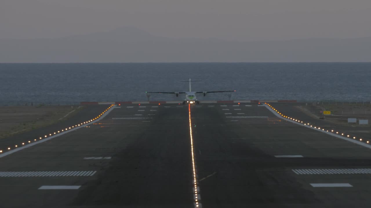 Video Stock Plane Taking Off From A Scenic Runway Live Wallpaper Free