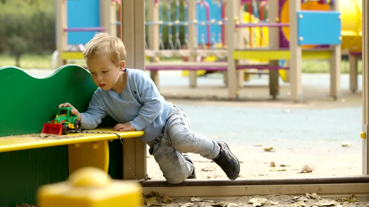 Video Stock Playing With A Plastic Digger Live Wallpaper Free