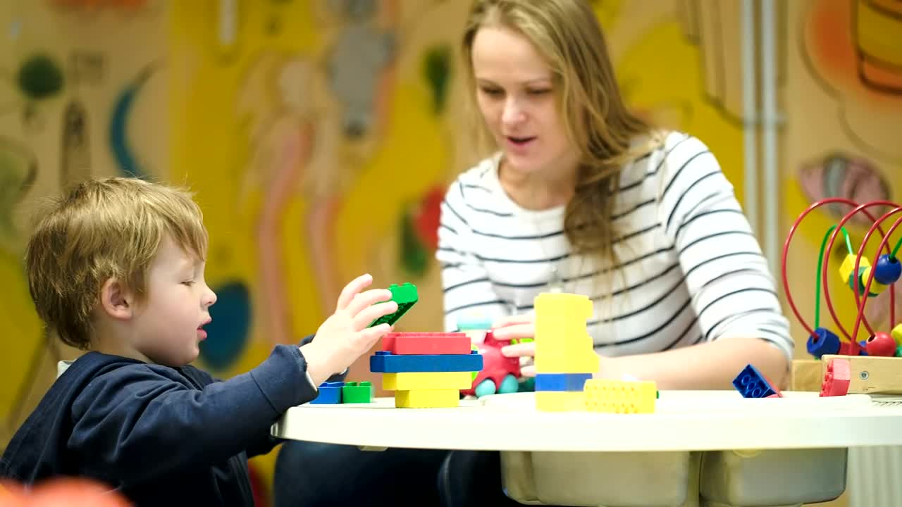 Video Stock Playing With Bright Building Blocks Live Wallpaper Free