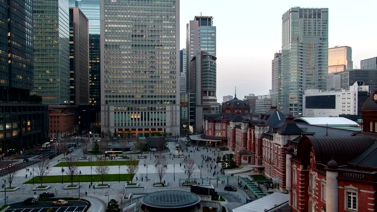 Video Stock Plaza In The Middle Of A City Of Tall Buildings Live Wallpaper Free