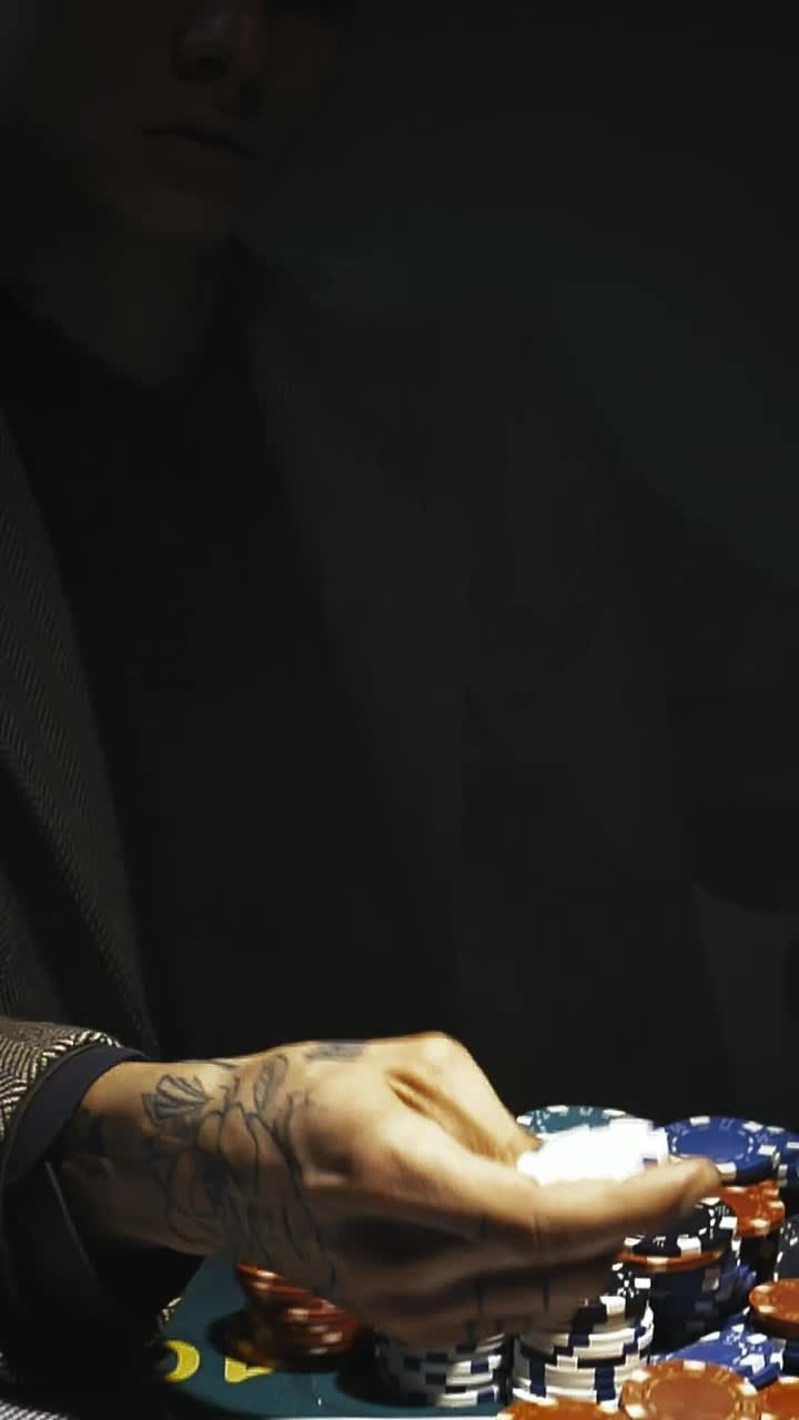 Video Stock Poker Player Playing With A Casino Chip Live Wallpaper Free