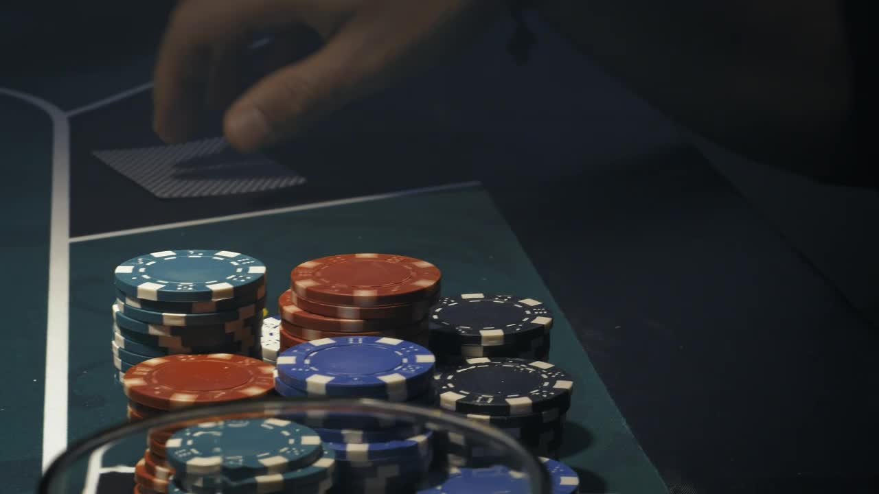 Video Stock Poker Player Receives Cards And Bet Live Wallpaper Free