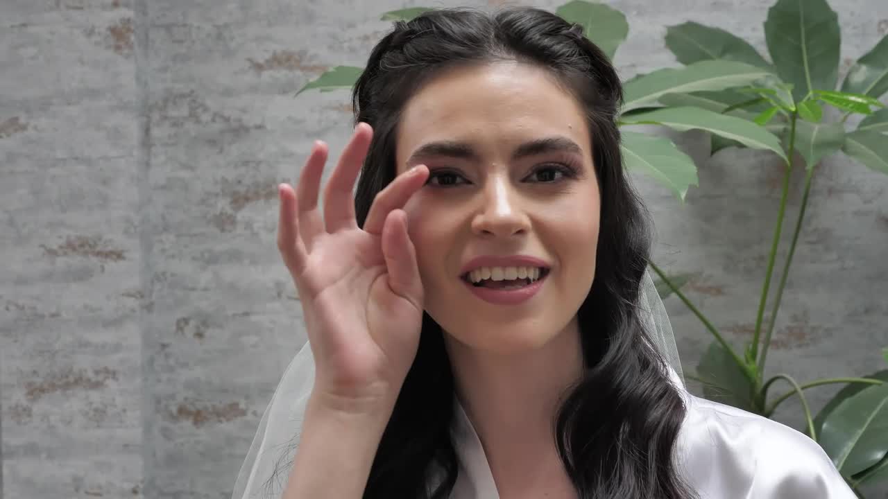 Video Stock Portrait Of A Bride Looking At Her Makeup Live Wallpaper Free