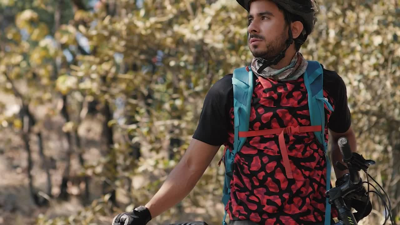 Video Stock Portrait Of A Cyclist Man In Nature Live Wallpaper Free
