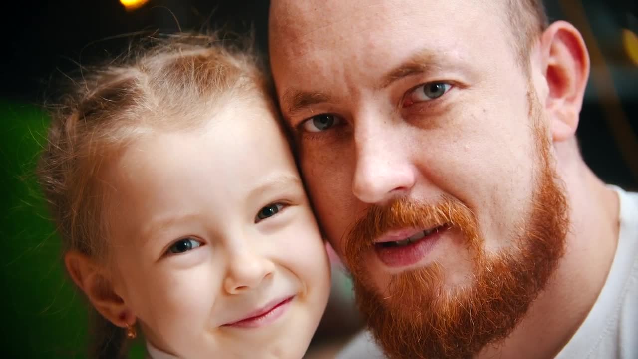 Video Stock Portrait Of A Father With Her Lovely Daughter Live Wallpaper Free