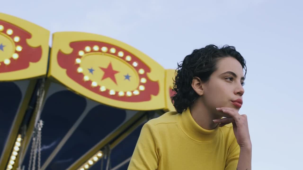 Video Stock Portrait Of A Girl At An Amusement Park Live Wallpaper Free