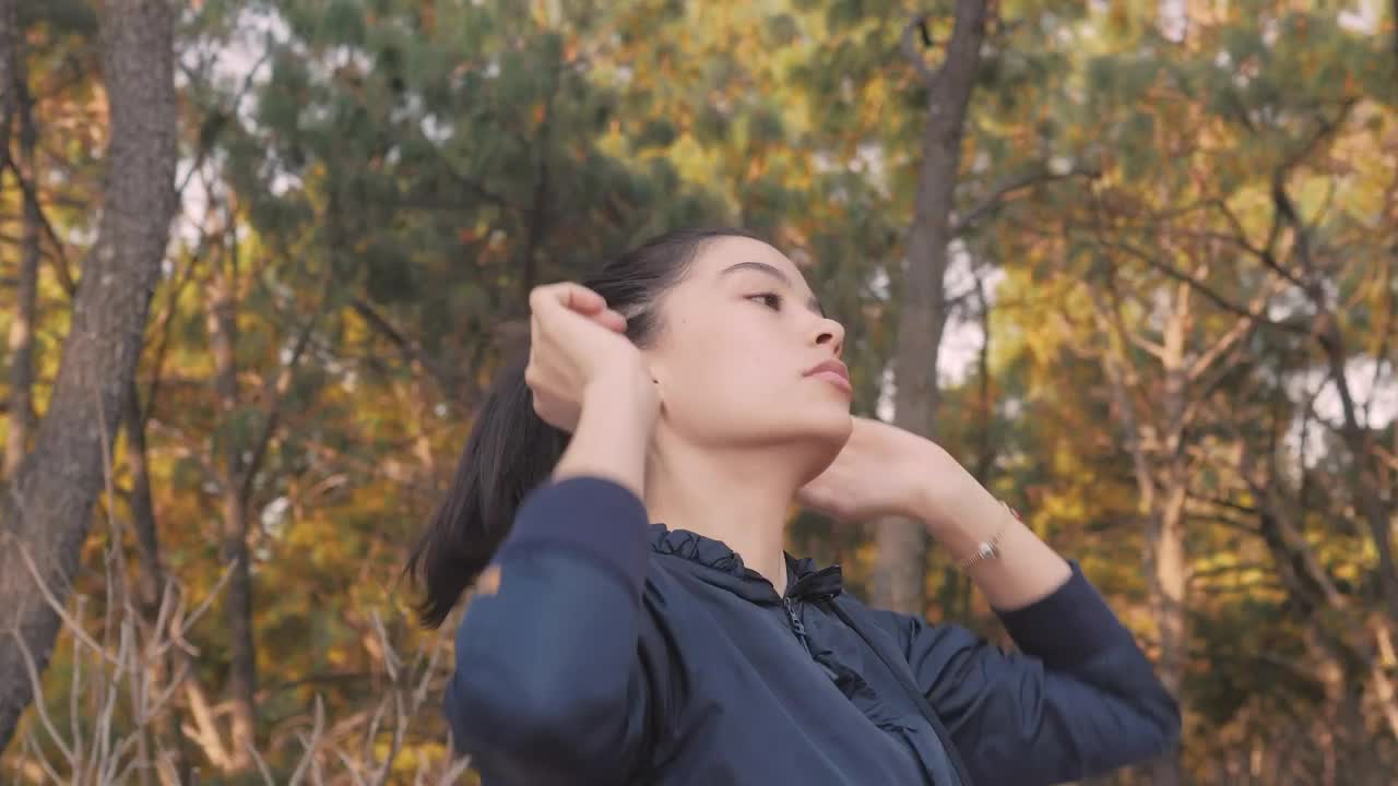 Video Stock Portrait Of A Girl Warming Up Before Exercising Live Wallpaper Free