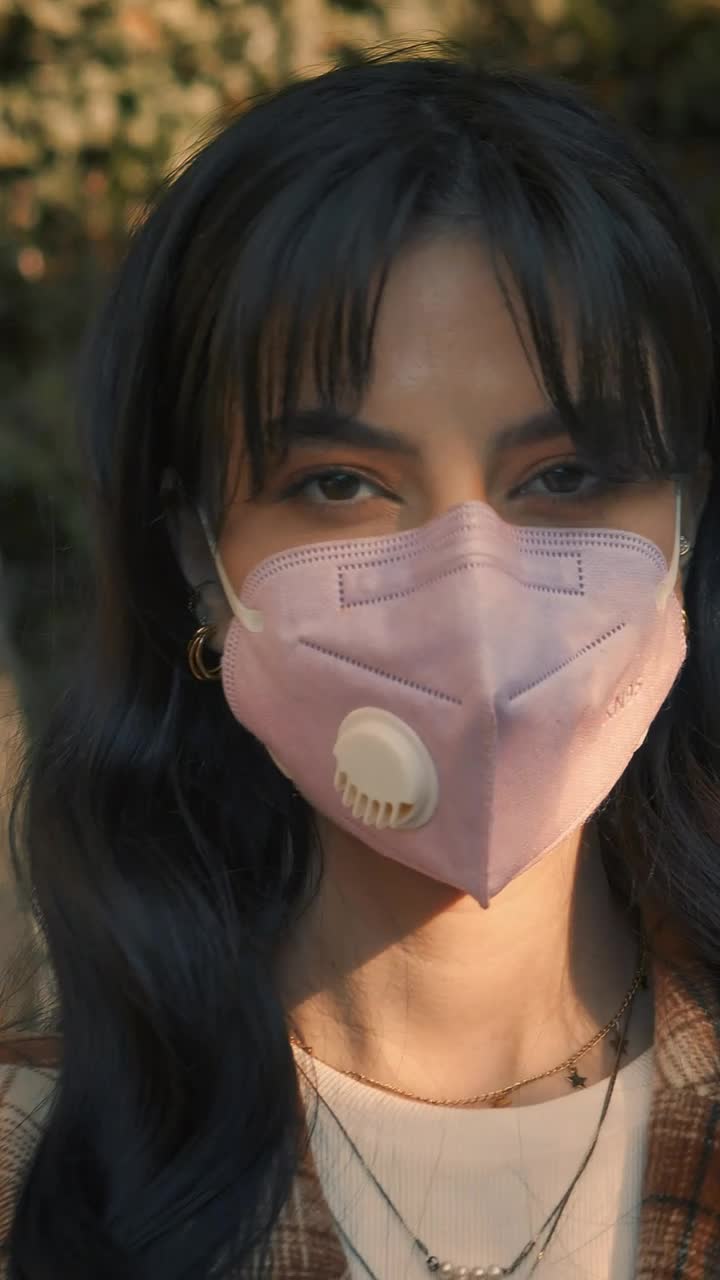 Video Stock Portrait Of A Girl With A Face Mask Live Wallpaper Free