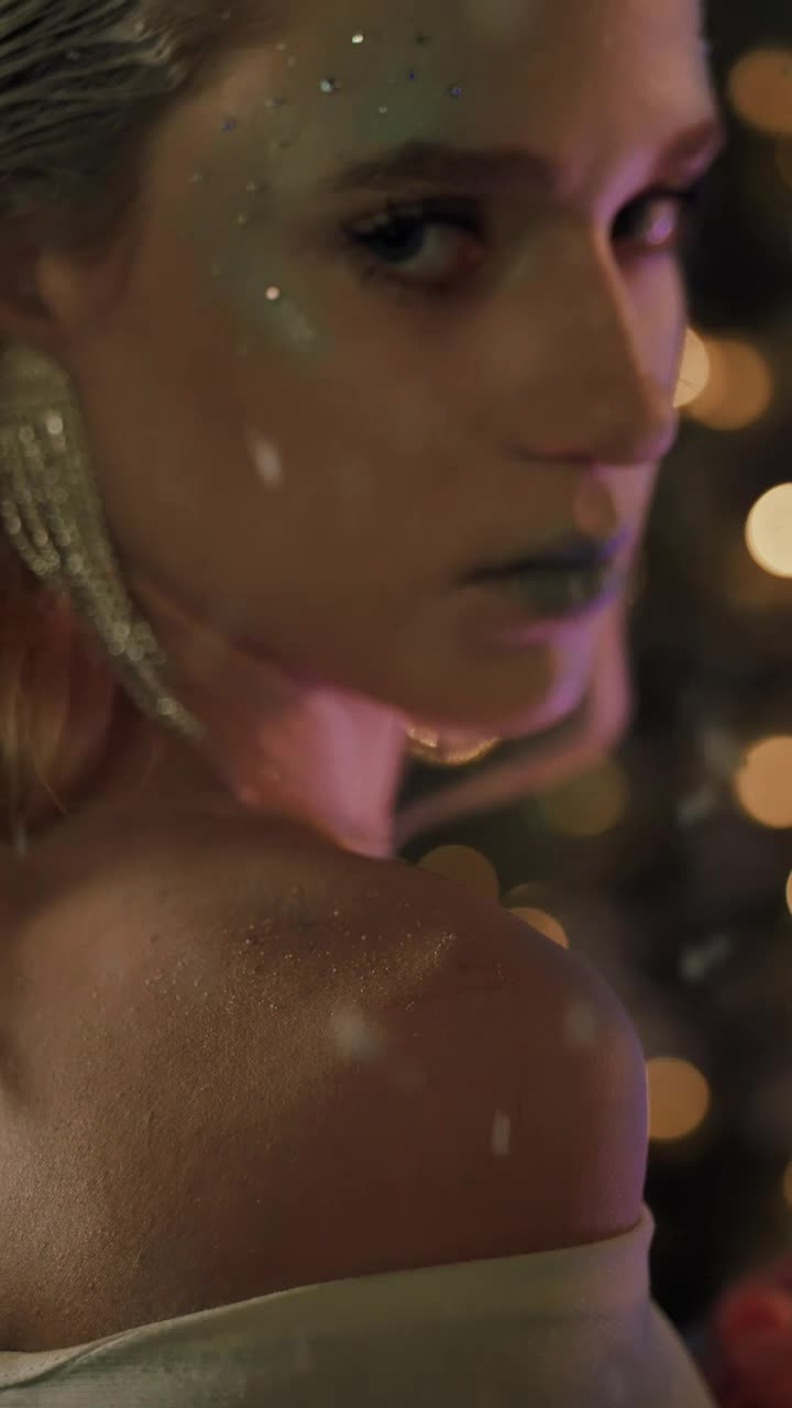 Video Stock Portrait Of A Girl With Winter Makeup At Christmas Live Wallpaper Free