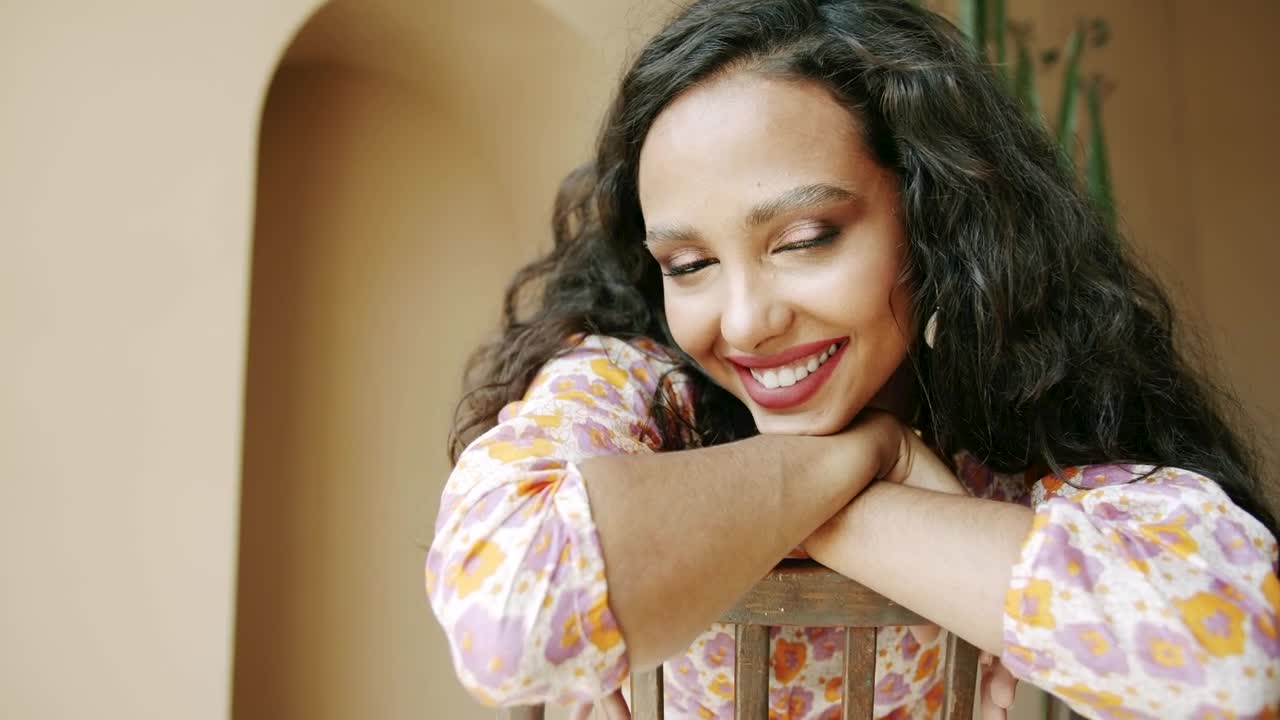 Video Stock Portrait Of A Happily Smiling Woman Live Wallpaper Free