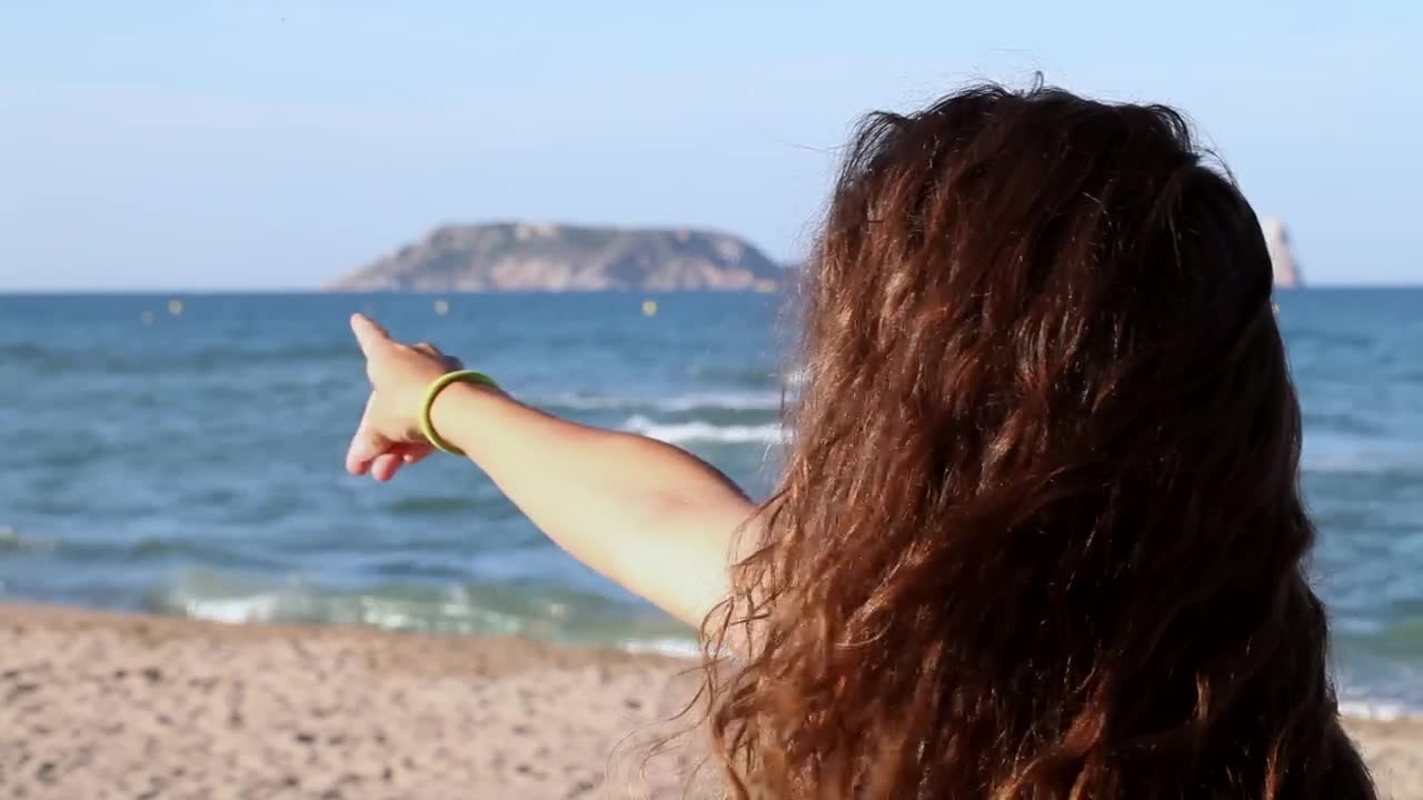 Video Stock Portrait Of A Happy Woman On A Sunny Beach Live Wallpaper Free