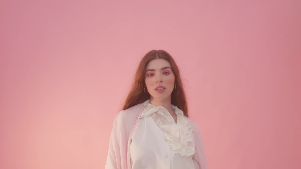 Video Stock Portrait Of A Model Posing During A Photoshoot Live Wallpaper Free