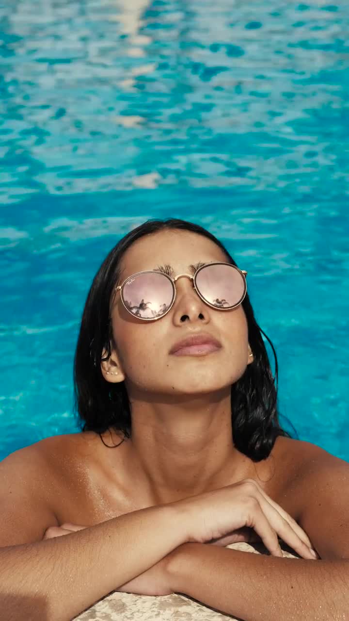 Video Stock Portrait Of A Woman In A Pool Live Wallpaper Free