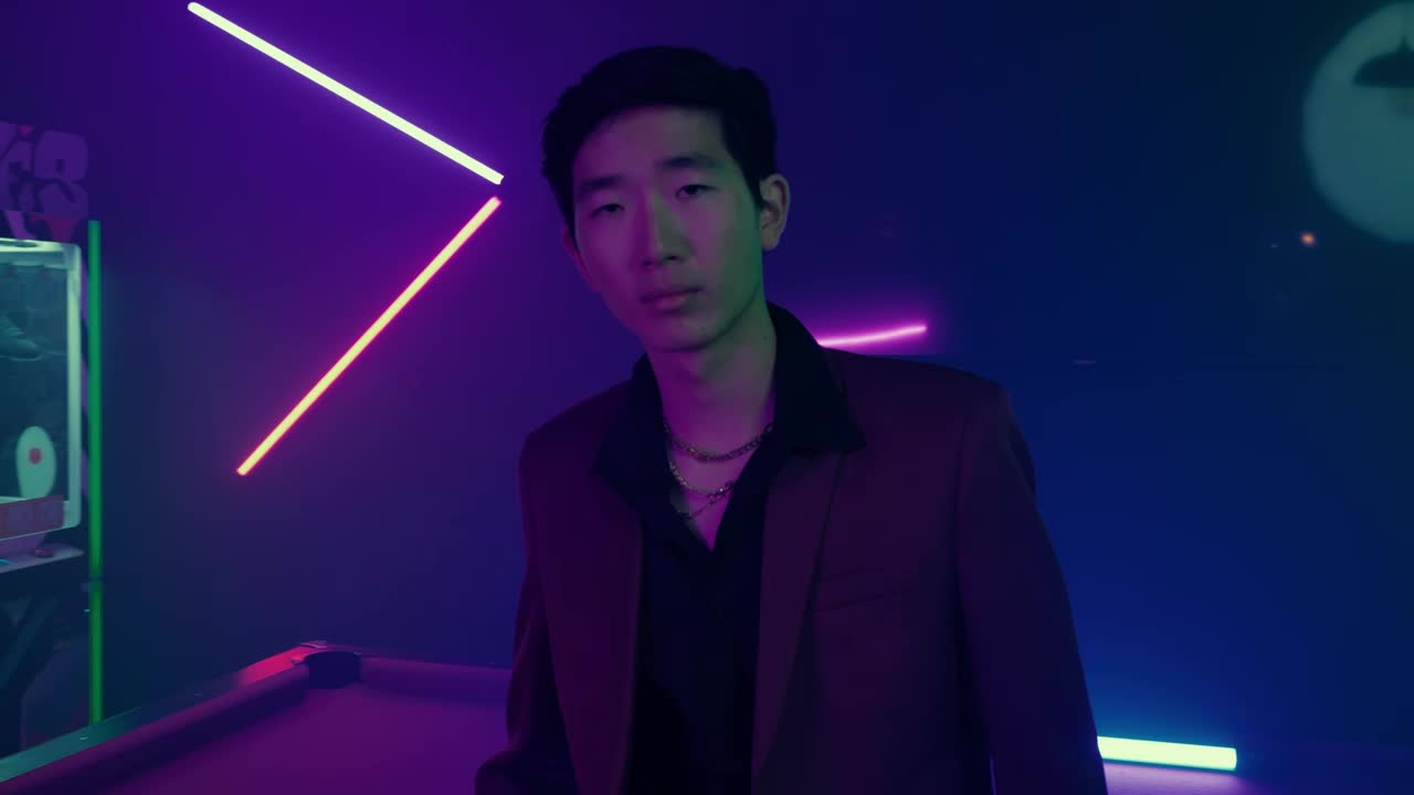 Video Stock Portrait Of An Elegant Man In A Dark Playroom Live Wallpaper Free