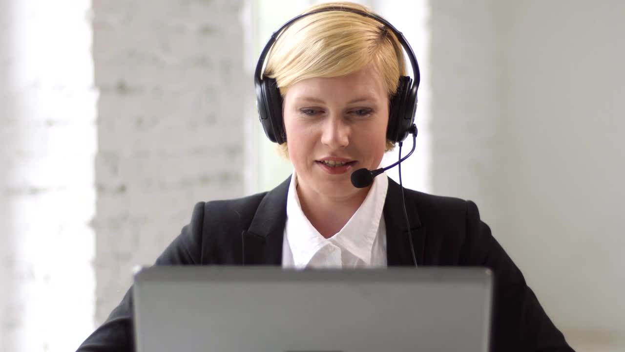 Video Stock Portrait Of Call Center Operator Live Wallpaper Free