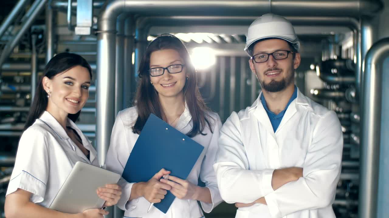 Video Stock Portrait Of Engineers In Factory Live Wallpaper Free