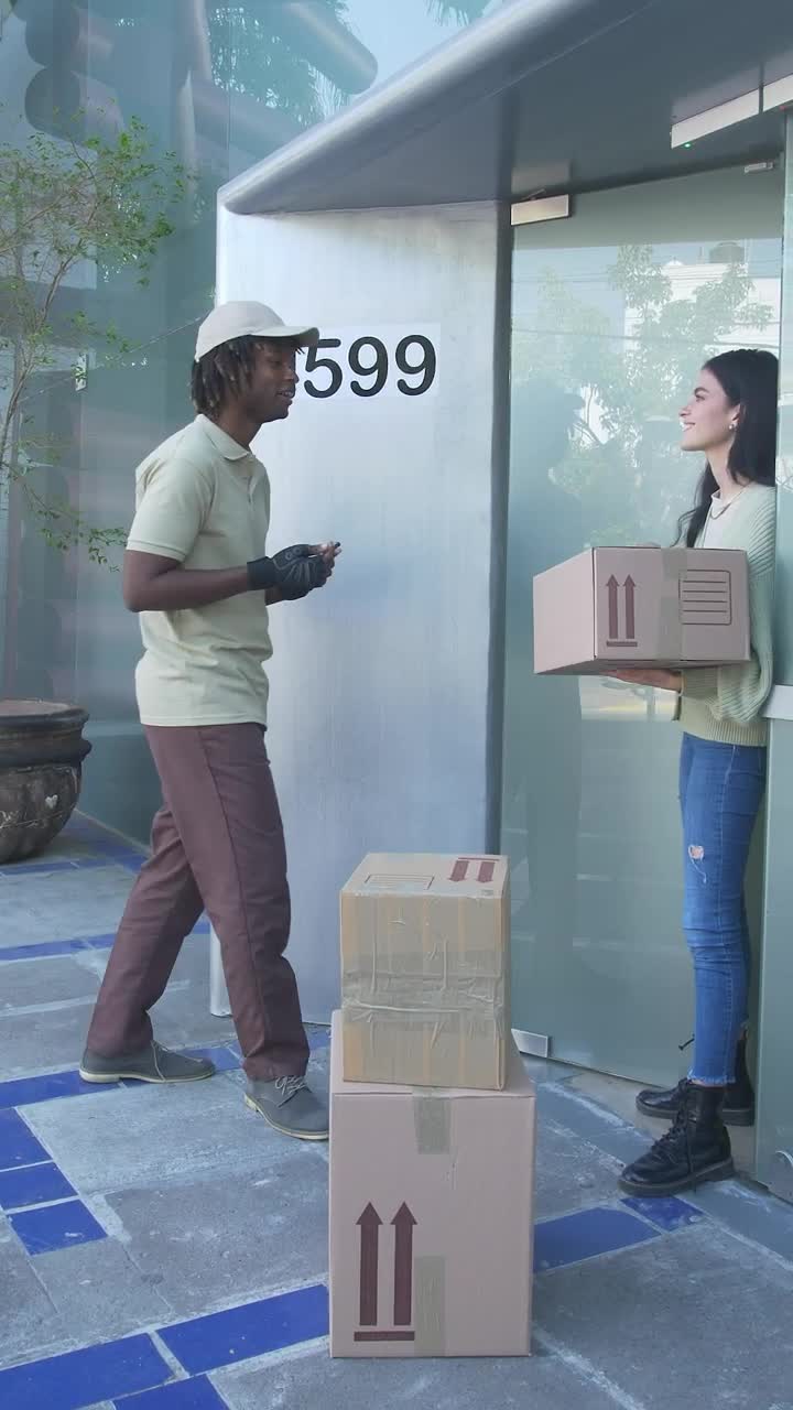 Video Stock Postman Delivering A Package To A Girl Live Wallpaper Free