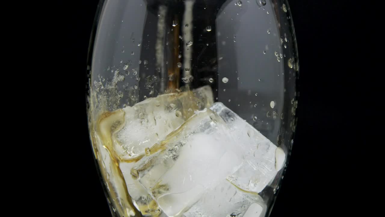 Video Stock Pouring A Glass Of Cola With Ice Live Wallpaper Free