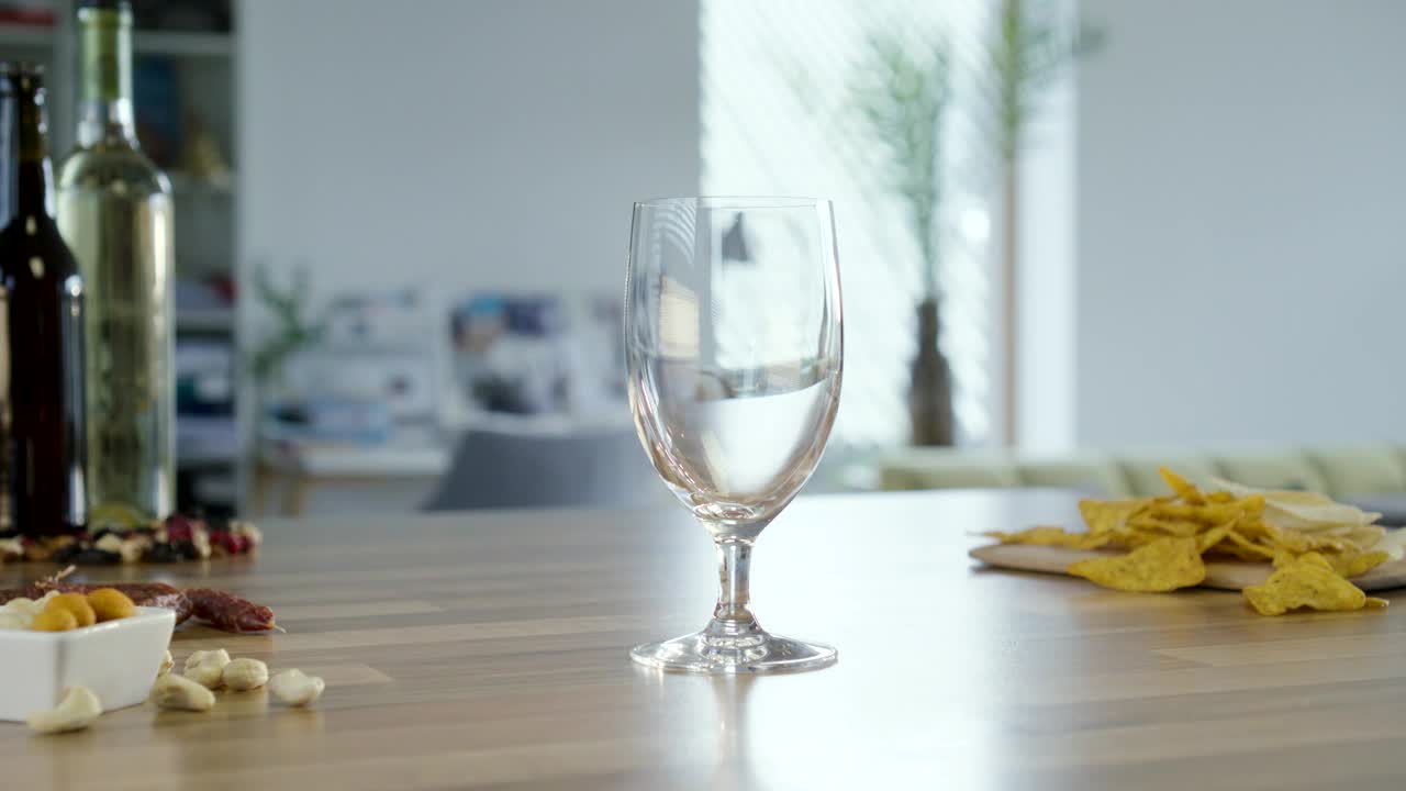 Video Stock Pouring Beer On A Glass At Home Live Wallpaper Free