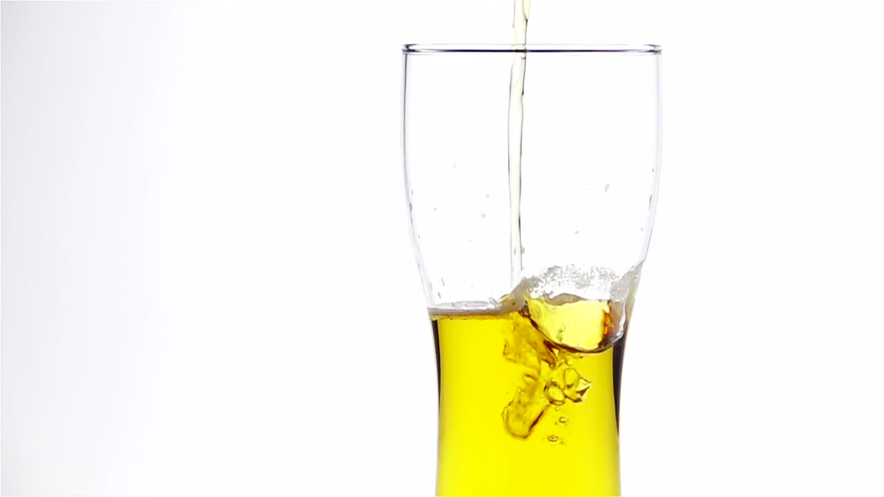 Video Stock Pouring Beer On A Glass Live Wallpaper Free