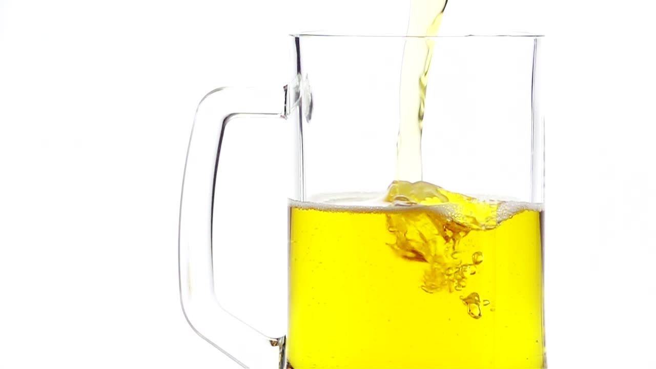 Video Stock Pouring Light Beer On Beer Mug Live Wallpaper Free