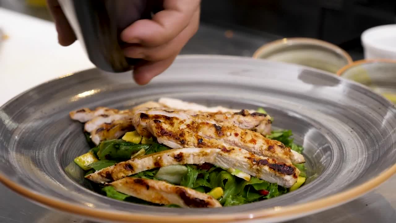 Video Stock Pouring Sauce Over A Chicken Dish Live Wallpaper Free