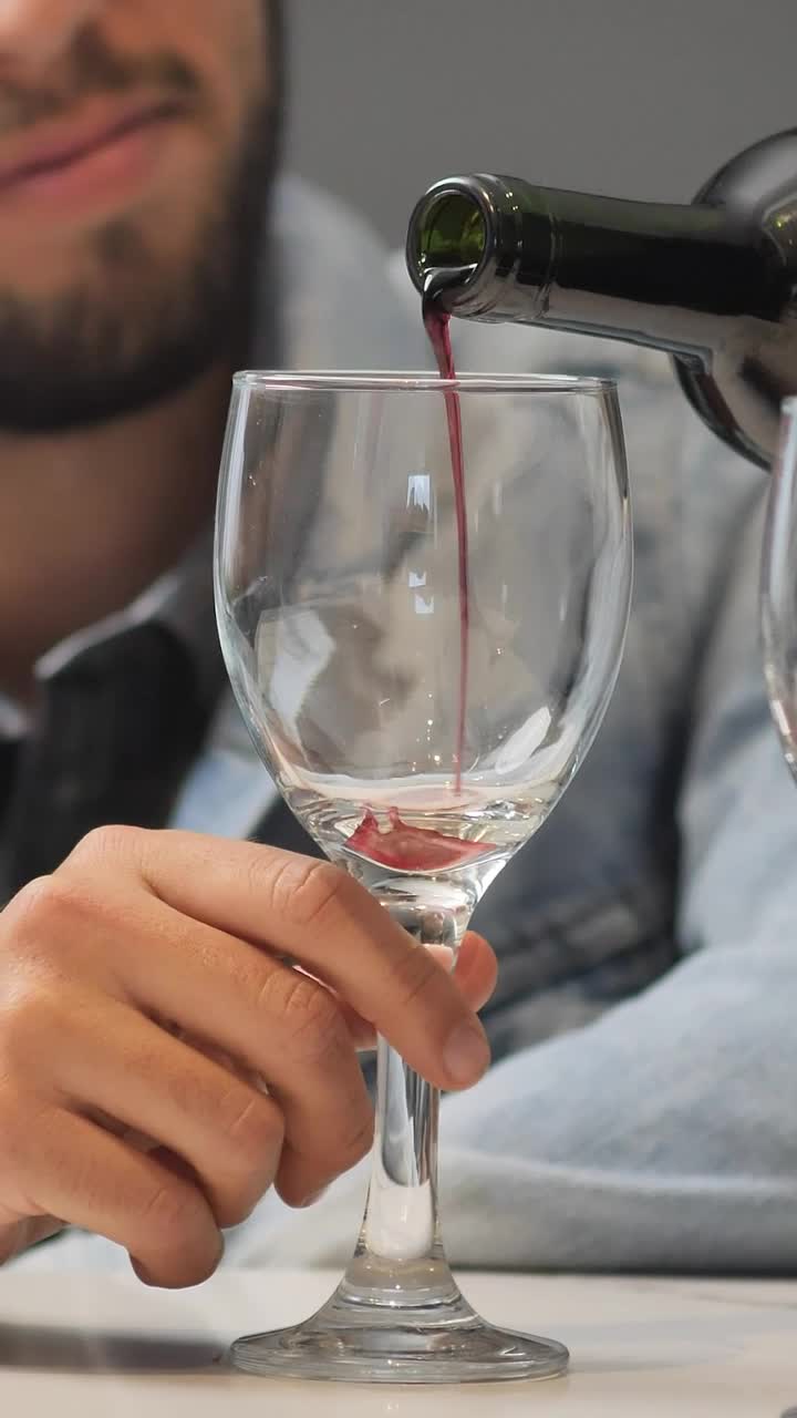 Video Stock Pouring Wine Into A Mans Glass Live Wallpaper Free