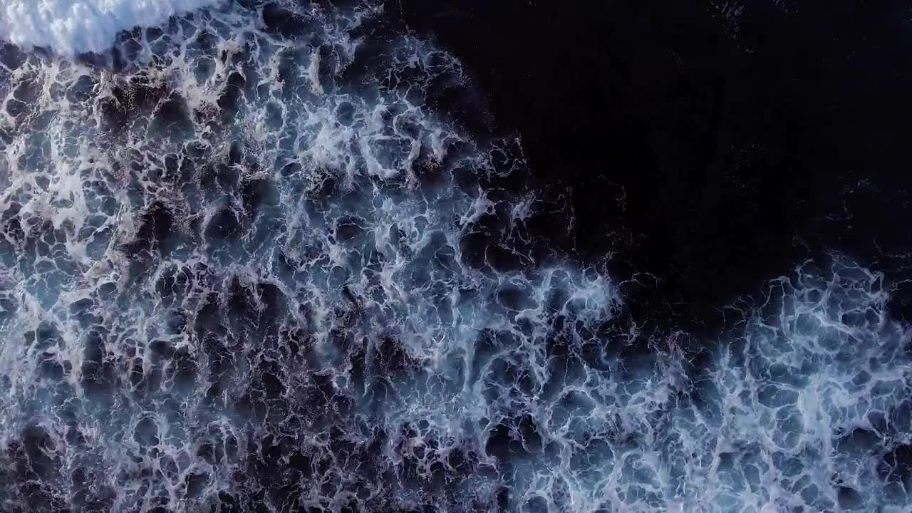 Video Stock Powerful Sea Waves Live Wallpaper Free