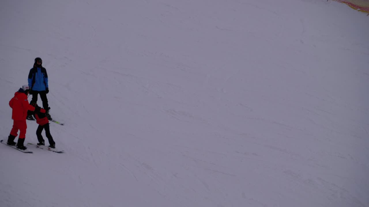 Video Stock Practicing Snowboarding In The Mountain Live Wallpaper Free