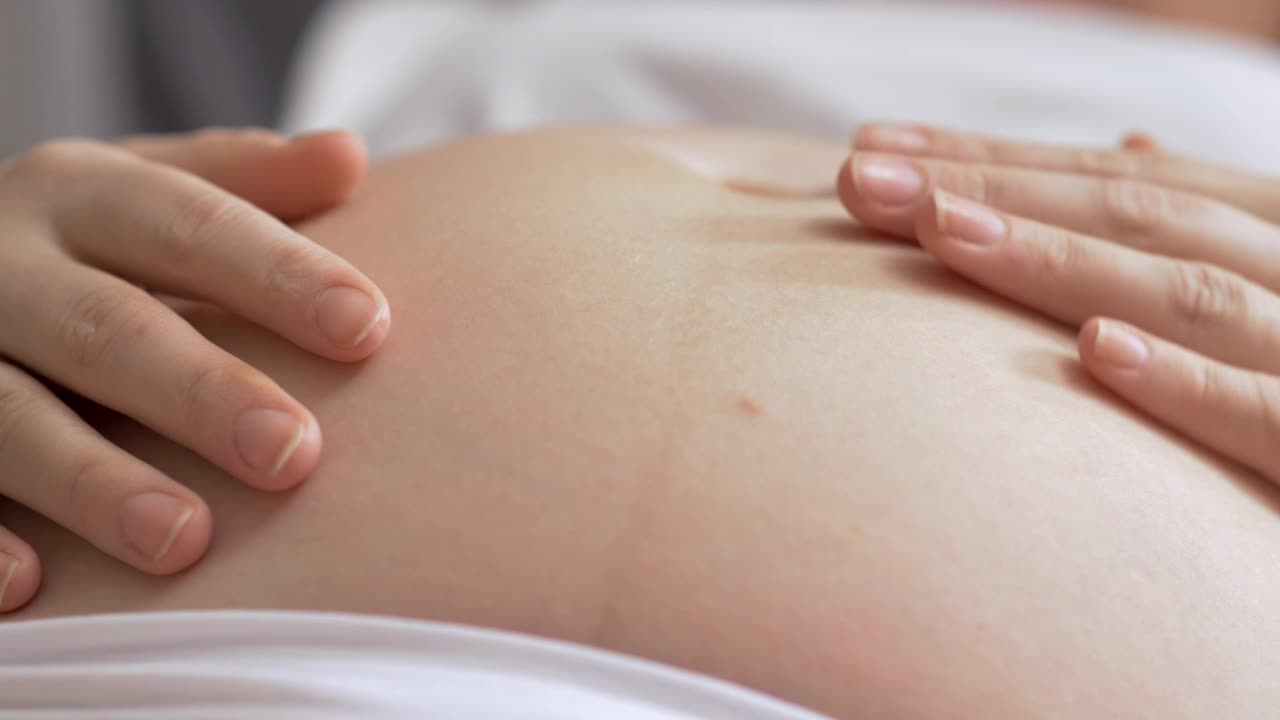 Video Stock Pregnant Woman Laying Down Live Wallpaper Free
