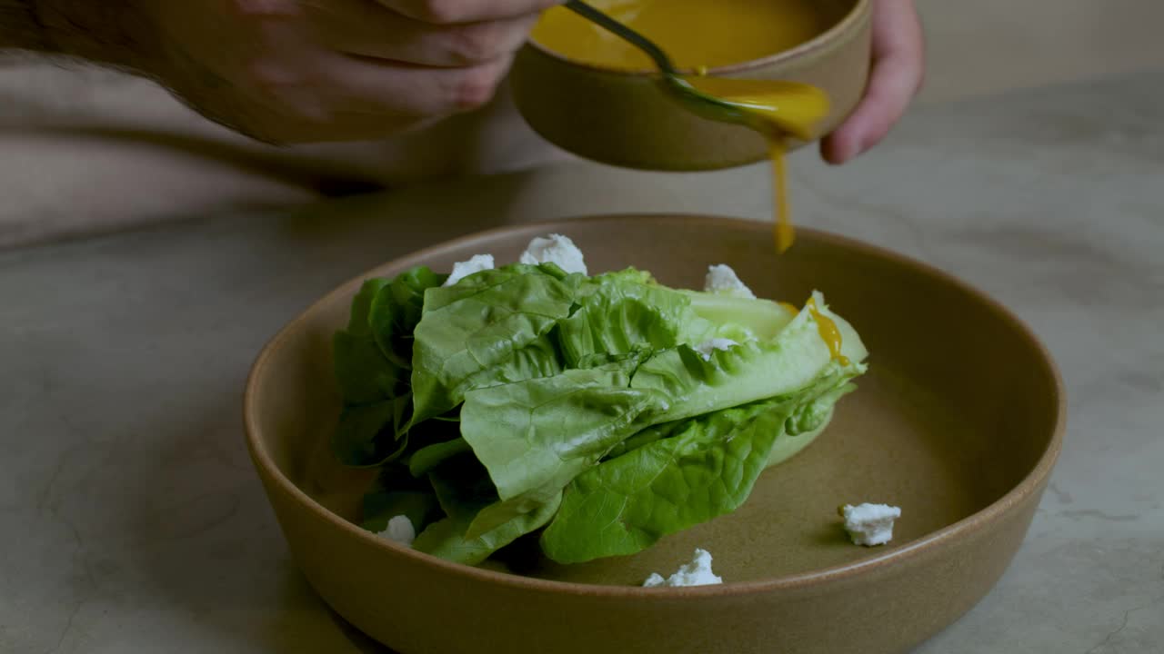 Video Stock Preparing A Salad With Dressing Live Wallpaper Free