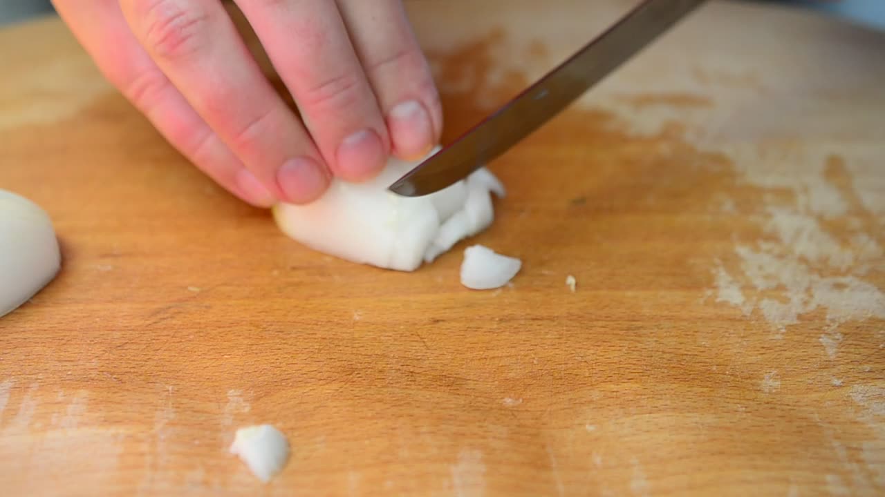 Video Stock Preparing An Onion For Soup Live Wallpaper Free