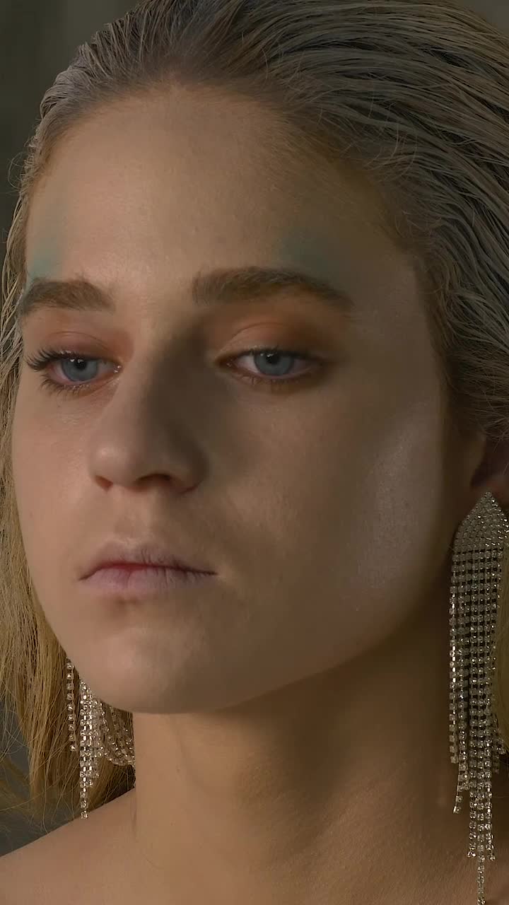 Video Stock Professional Makeup To Fashion Model Live Wallpaper Free