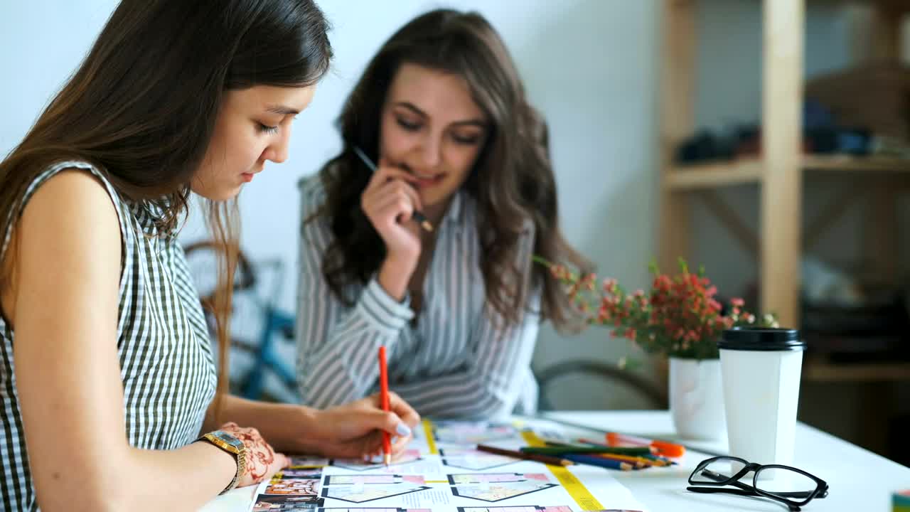 Video Stock Professional Women Working On A Project Live Wallpaper Free