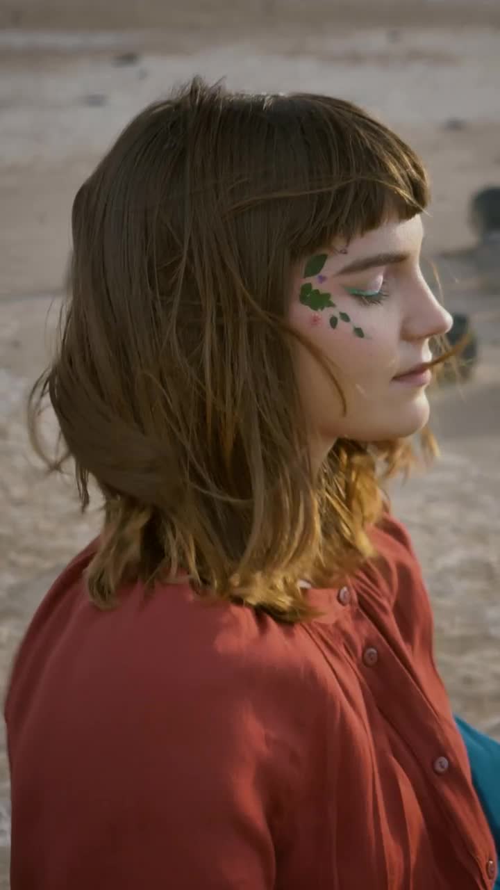 Video Stock Profile Face Of A Woman Meditating In A Desert Live Wallpaper Free