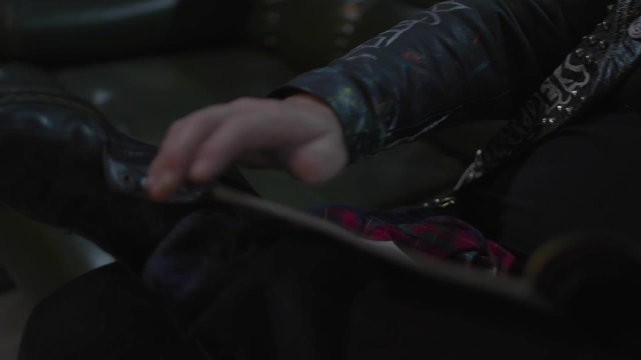 Video Stock Punk Man Reading A Magazine Live Wallpaper Free