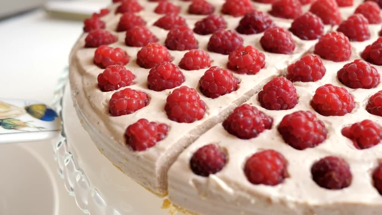 Video Stock Putting A Piece Of Cake On A Plate Live Wallpaper Free